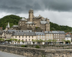 Estaing. Estaing.