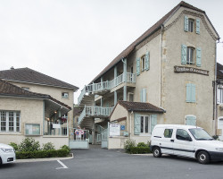 The hostel in Arzac-Azarriguet. The hostel in Arzac-Azarriguet.